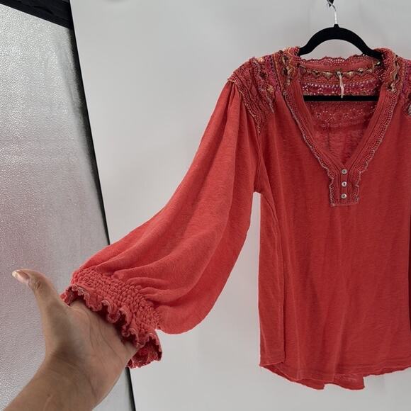 FREE PEOPLE CAMELIA SIESTA FIESTA CROCHET TRIM LONG SLEEVE TOP size M loose fit - Picture 5 of 8